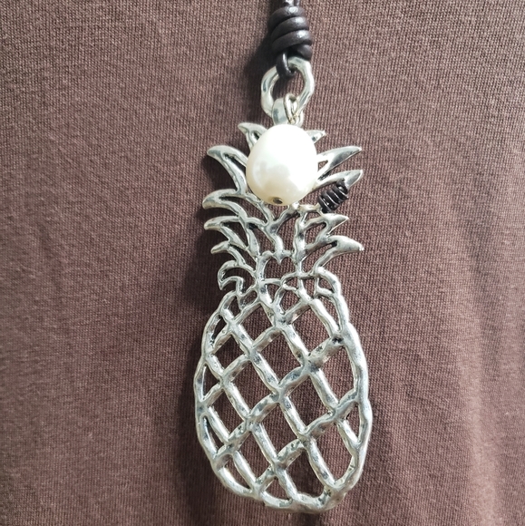 Sweet Pineapple Pendant with Faux Pearl. - Picture 3 of 7